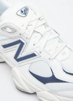 9060 Sneakers