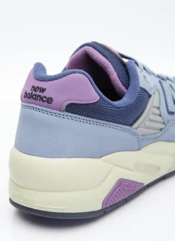 580 Sneakers
