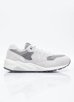 580 Sneakers
