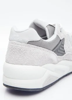 580 Sneakers