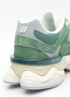 9060 Sneakers