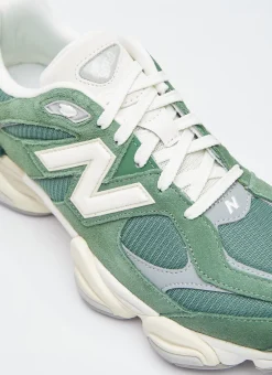 9060 Sneakers