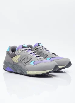 580 Sneakers