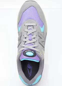 580 Sneakers
