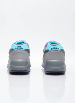 580 Sneakers
