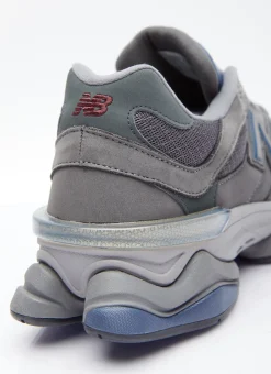 9060 Sneakers