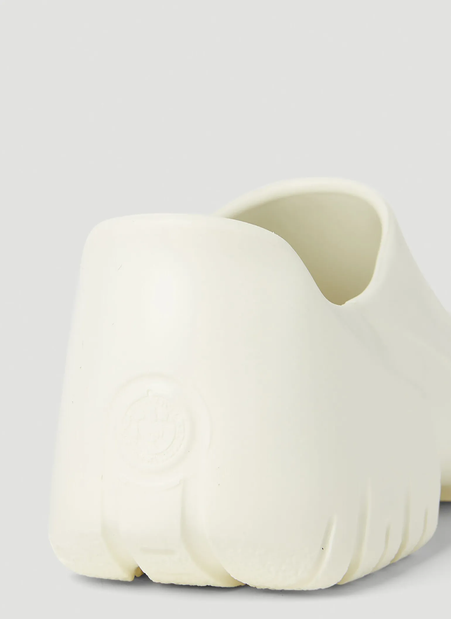 A630 Clogs