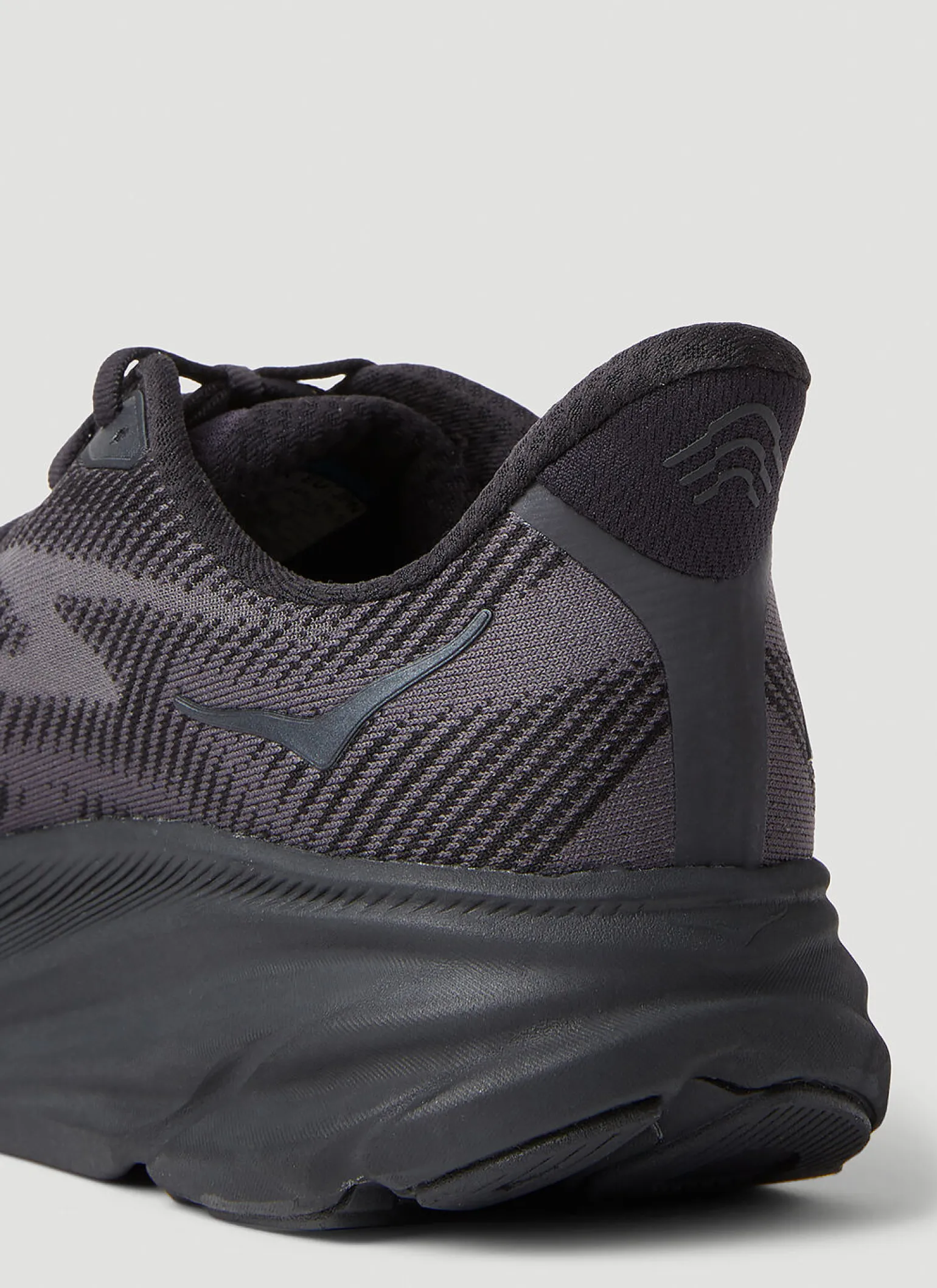 Clifton 9 Sneakers