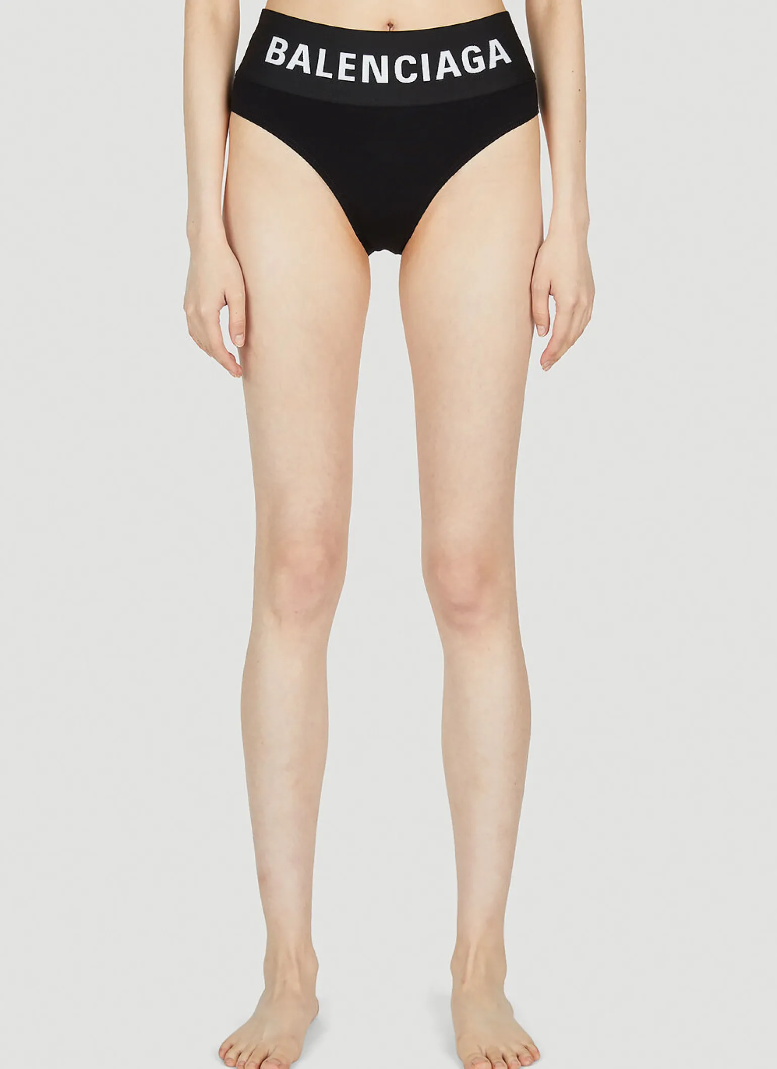 Logo Briefs