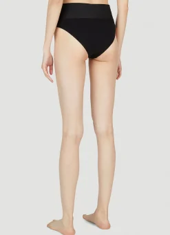 Logo Briefs