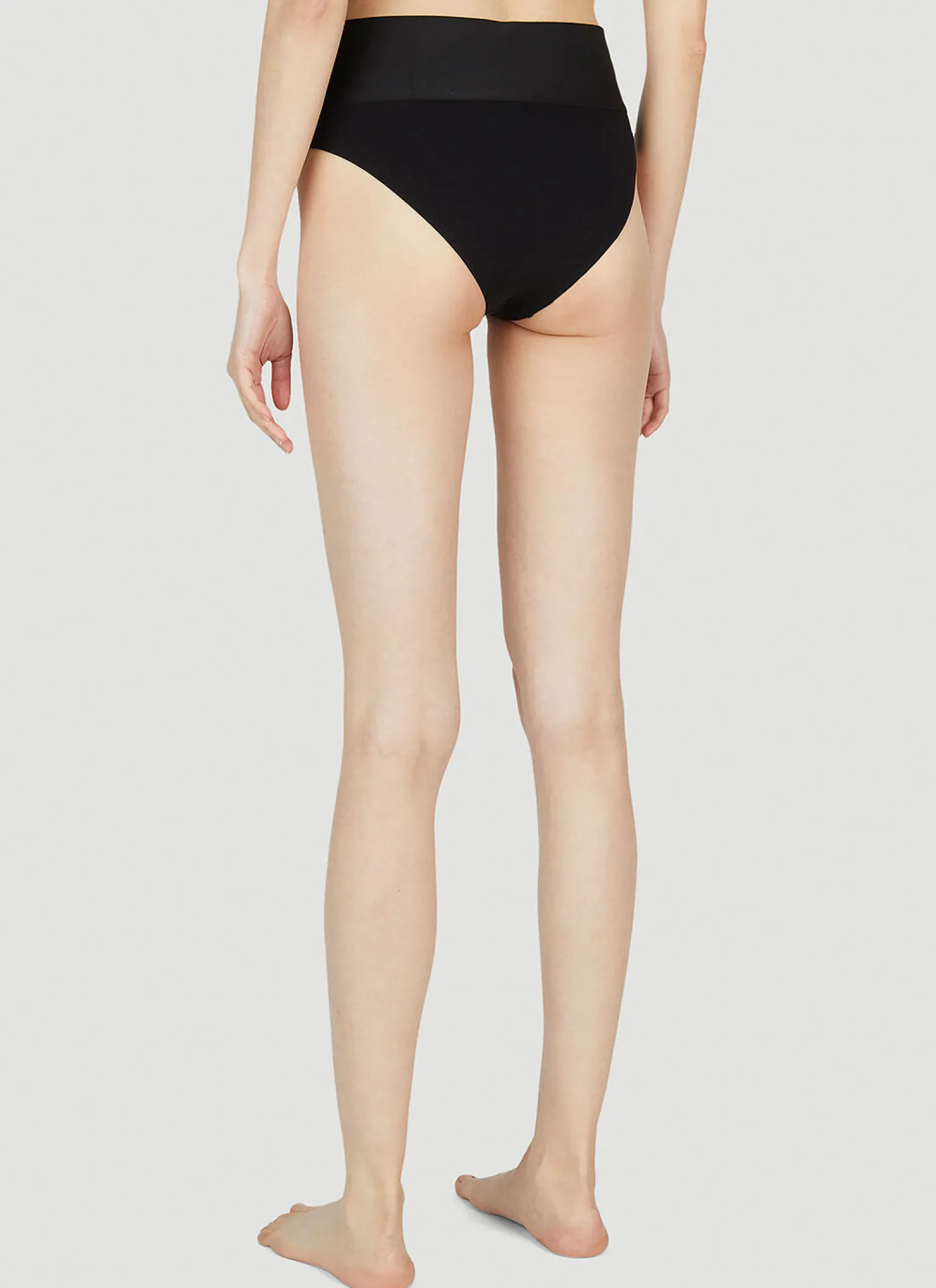 Logo Briefs