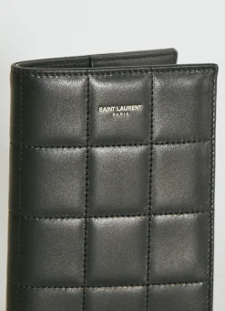 Matelasse Carre Passport Case