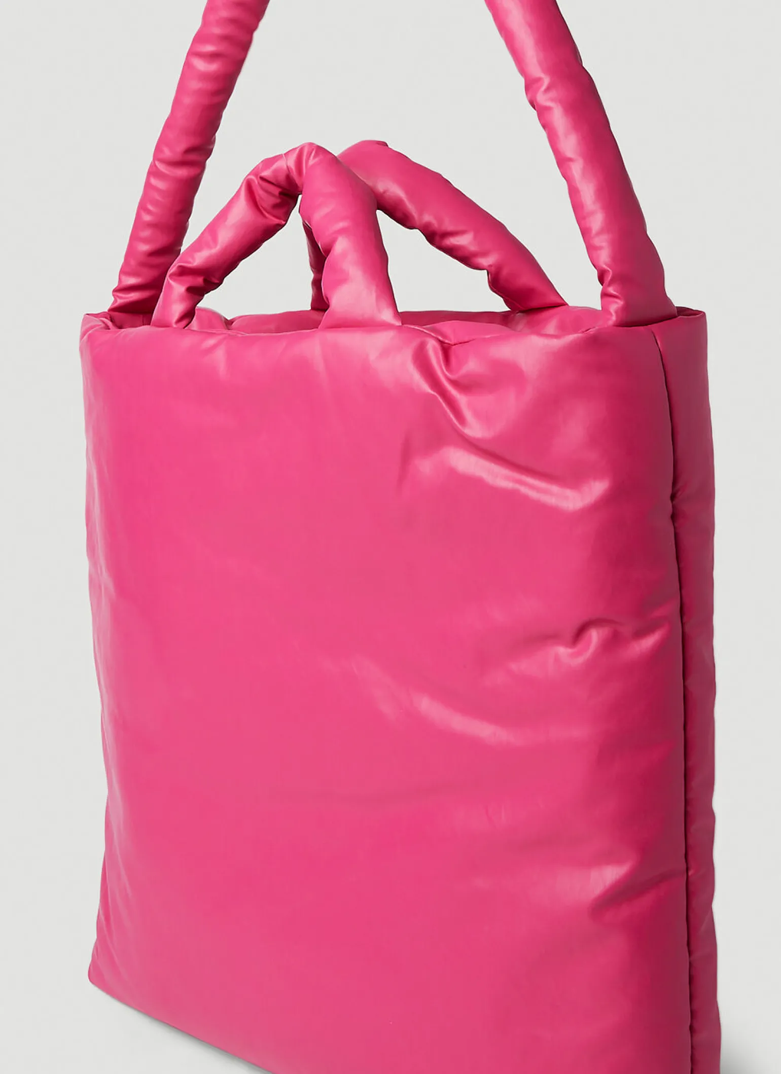 Pillow Oil Medium Tote Bag