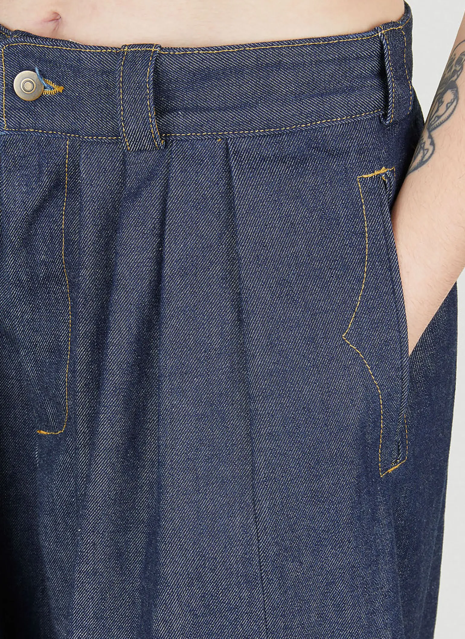 Pleated Jeans