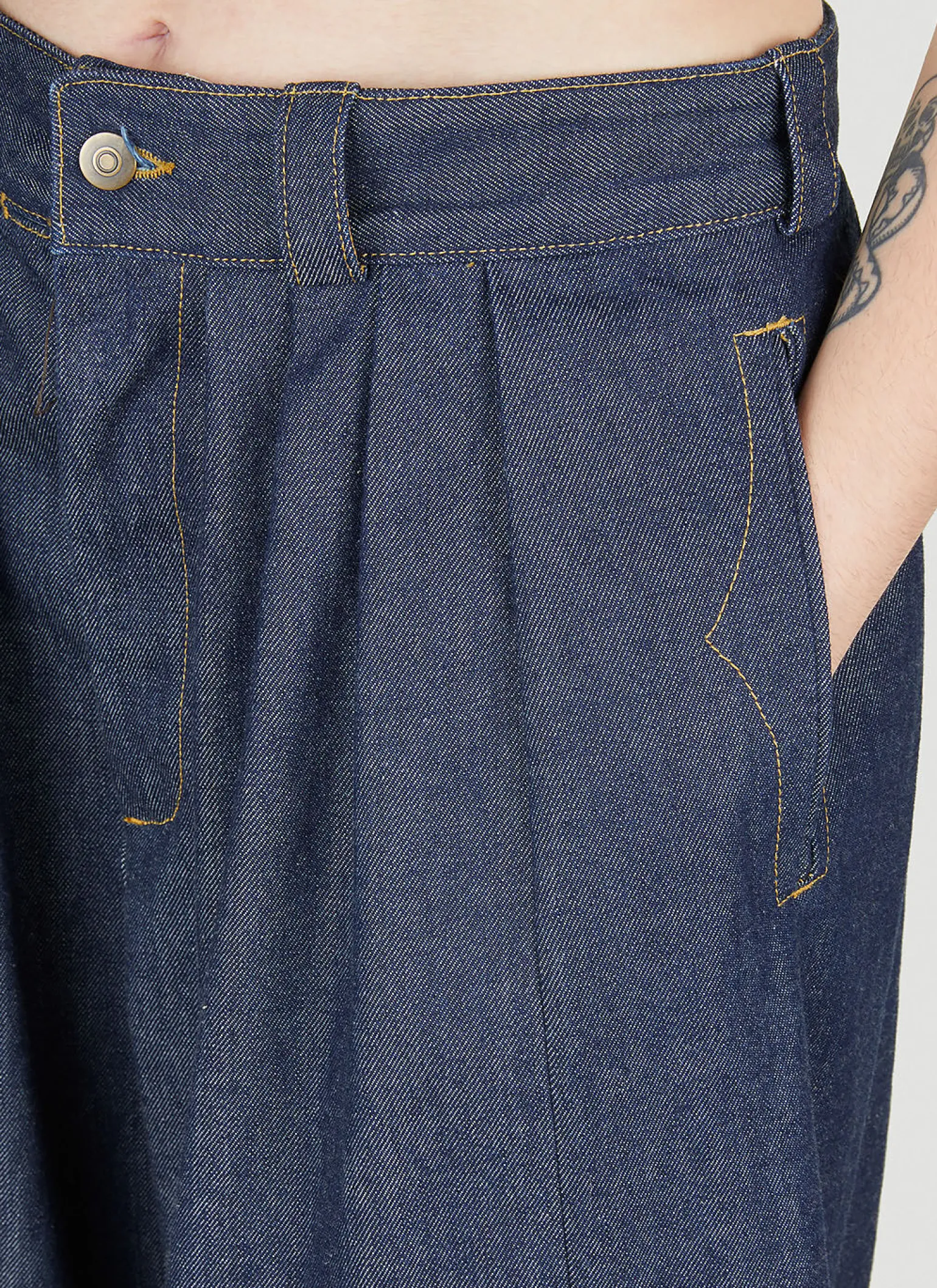 Pleated Jeans