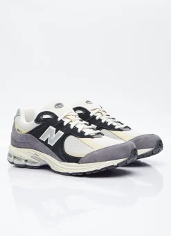2002R Sneakers