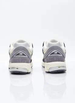 2002R Sneakers
