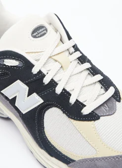 2002R Sneakers