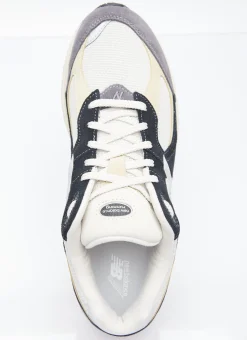 2002R Sneakers